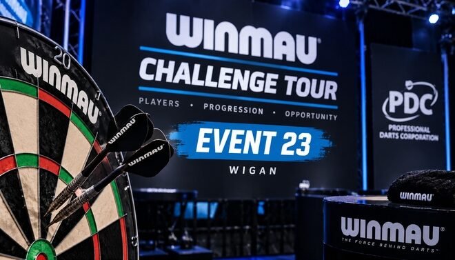 Winmau Challenge Tour 23 in Wigan nach dem Turniersieg von Joe Hunt