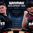Henry Coates und Kaya Baysal als Sieger der Winmau Development Tour in Wigan