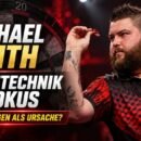 Michael Smith bei der Wurfausführung. Der ehemalige Darts-Weltmeister kämpft mit Verletzungen und möglichen Veränderungen seiner Wurftechnik.